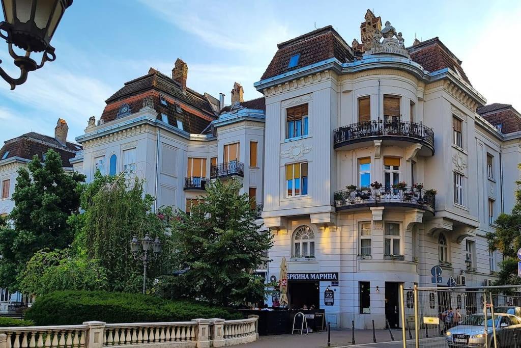Filinhome Trg Mladenaca Novi Sad Luaran gambar