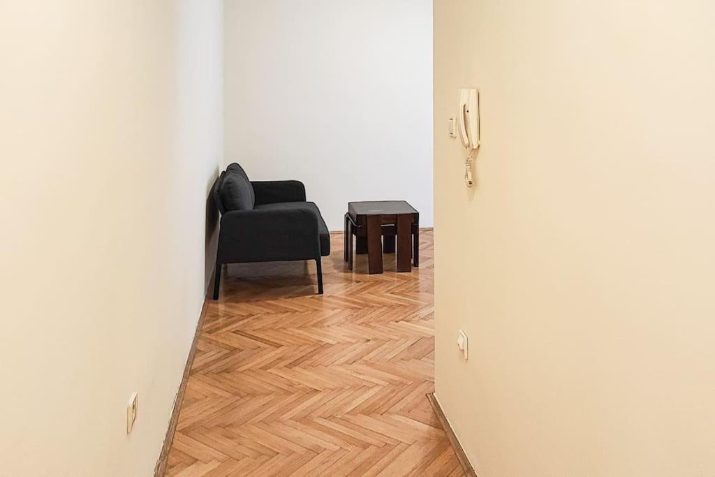 Filinhome Trg Mladenaca Novi Sad Luaran gambar