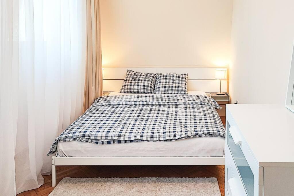 Filinhome Trg Mladenaca Novi Sad Luaran gambar