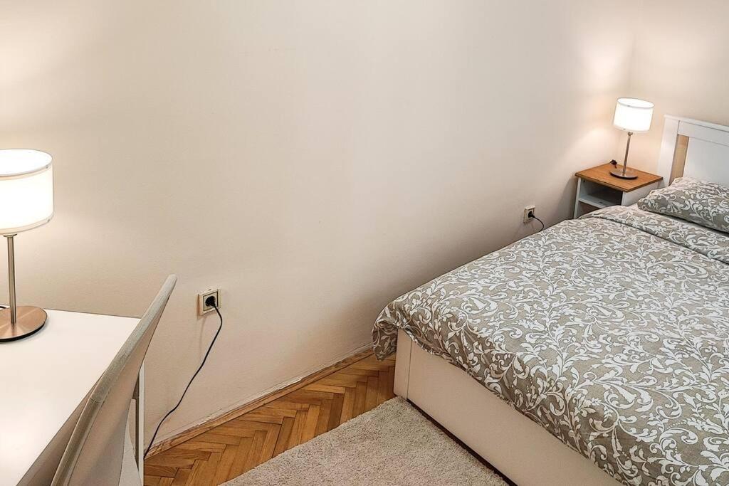Filinhome Trg Mladenaca Novi Sad Luaran gambar