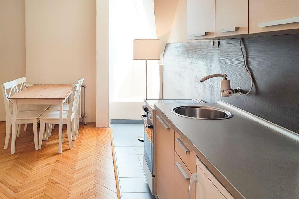 Filinhome Trg Mladenaca Novi Sad Luaran gambar