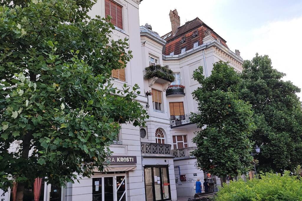 Filinhome Trg Mladenaca Novi Sad Luaran gambar